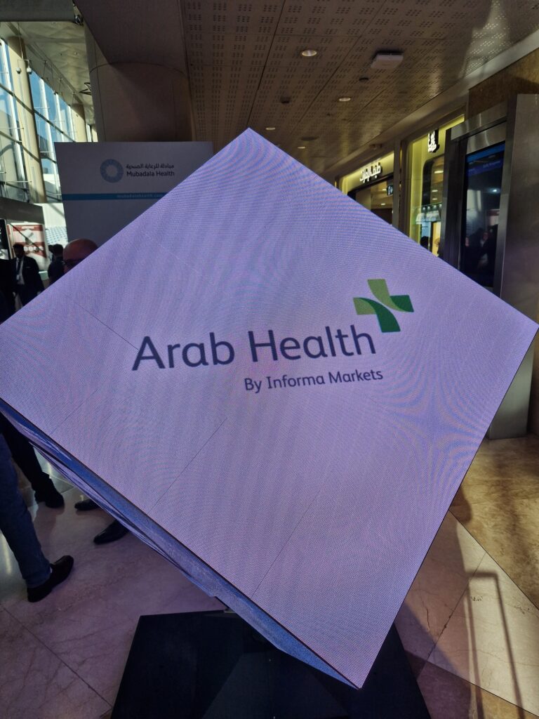Logo Targów medycznych w Dubaju