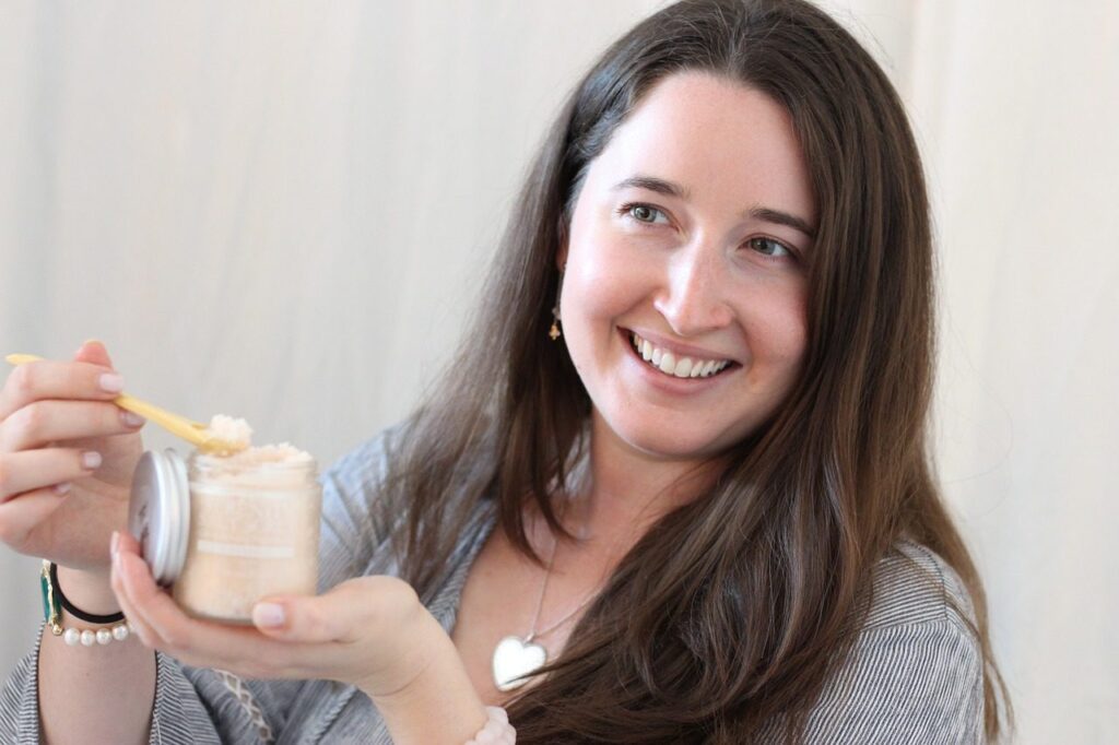 korzysci-zdrowotne-oleju-z-drzewa-herbacianego-i-jego-roznorodne-zastosowania